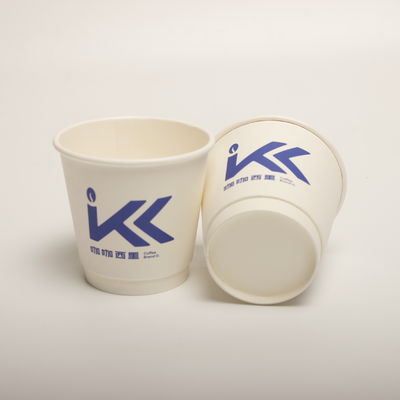 Copas de café biodegradáveis com tampa