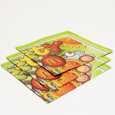 Serviços de papel quadrado para festas.